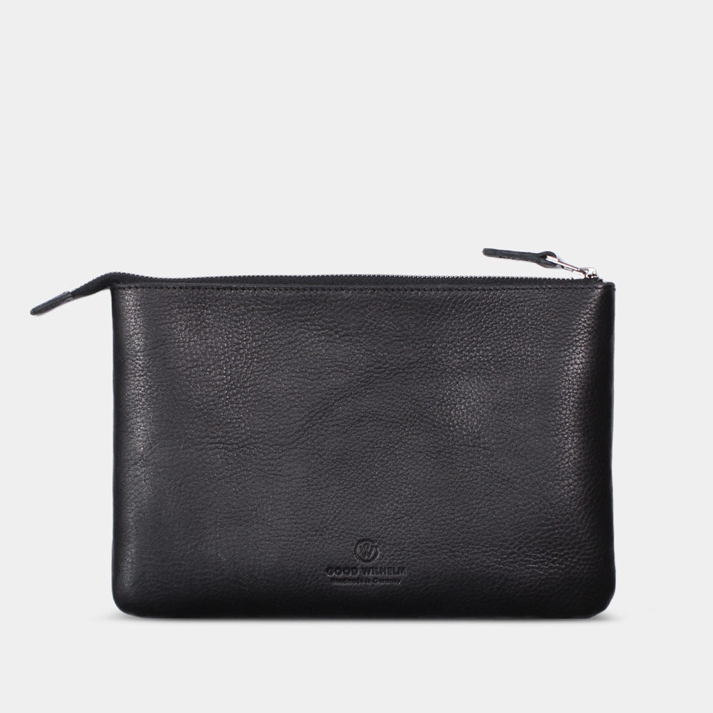 Rückseite der schwarzen Kabeltasche FRANZ von GOOD WILHELM – klare Linien, funktionales Design