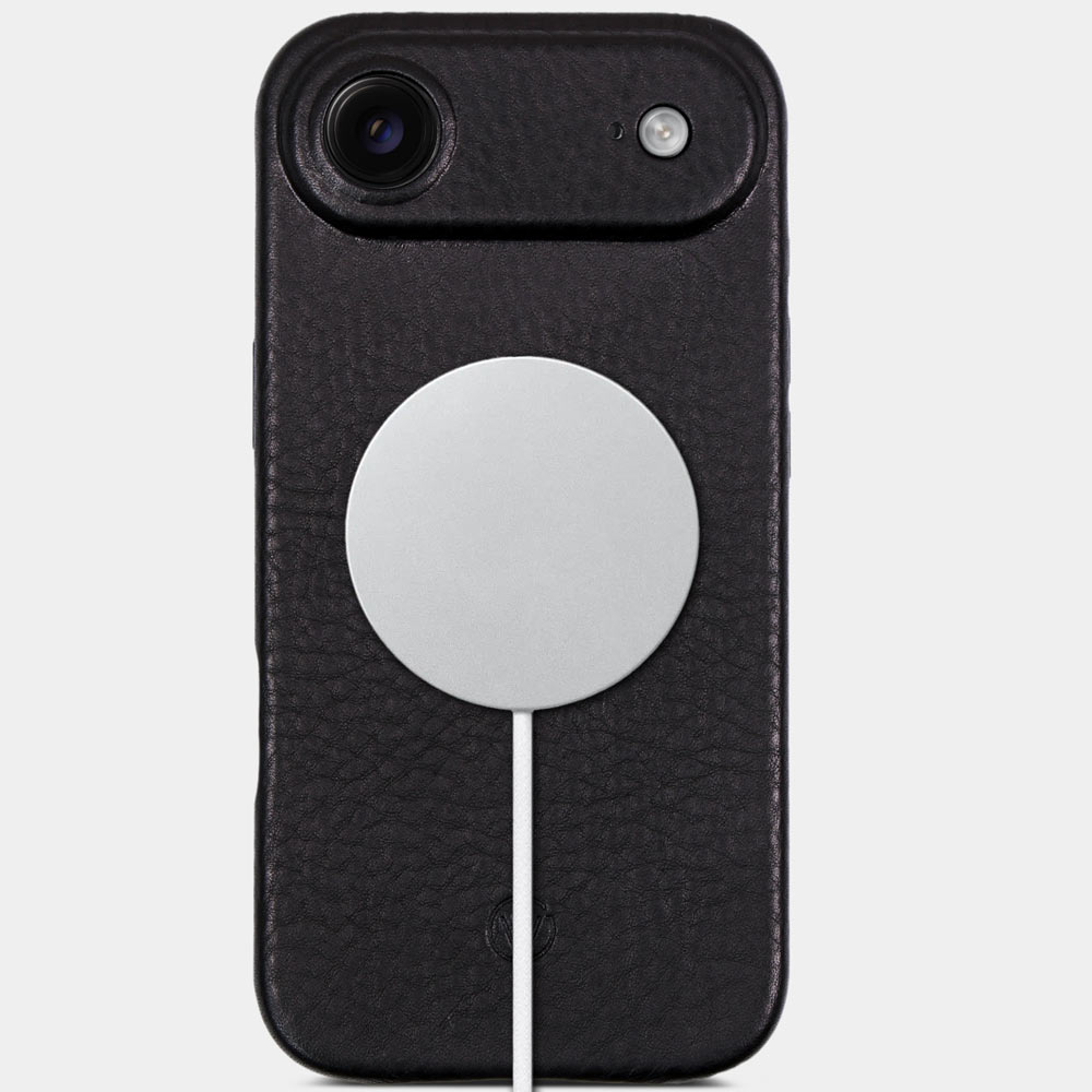 Schwarze iPhone 17 Air Lederhülle mit integriertem MagSafe Ladegerät – GOOD WILHELM