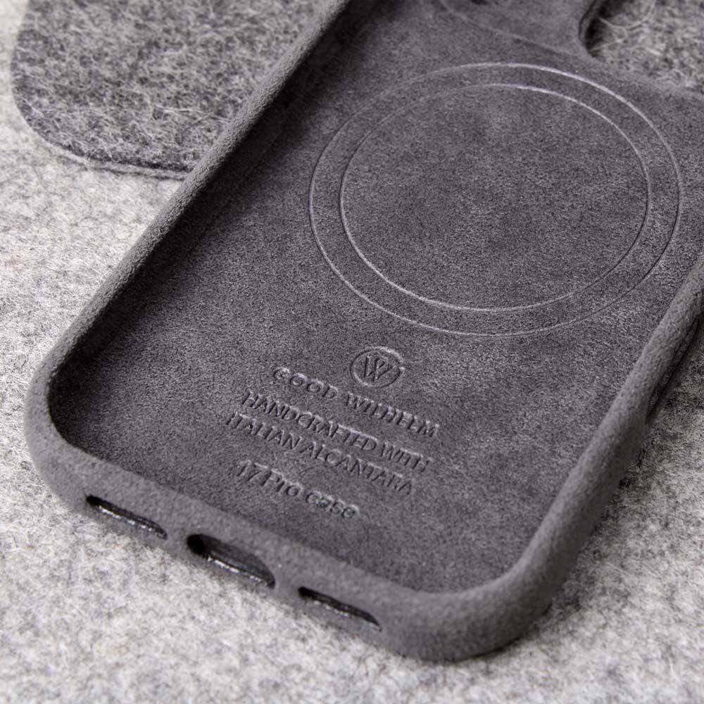 iPhone 17 Pro Alcantarahülle Charcoal Grey – 360 Grad Rundumschutz durch geschlossenes Design, Premium Alcantara Hülle von Good Wilhelm, kompatibel mit iPhone 17 Pro Max