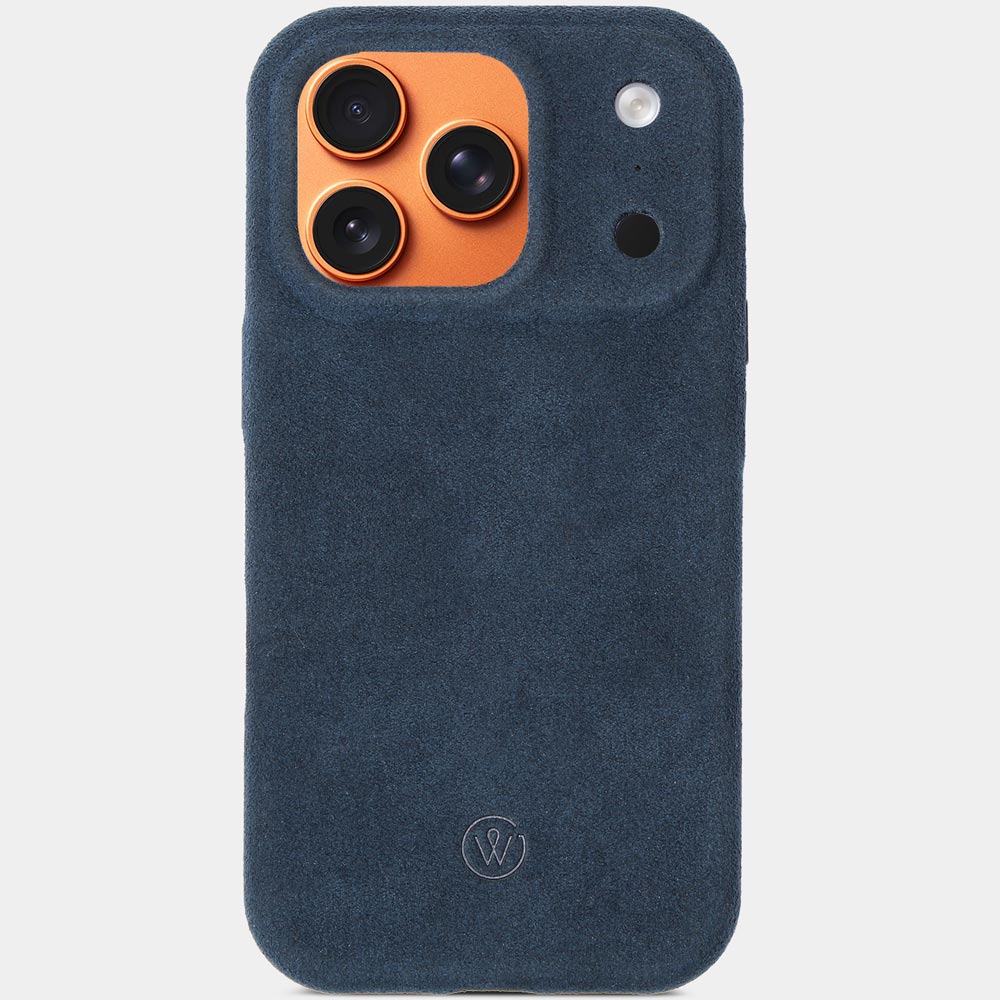 iPhone 17 Pro Alcantarahülle Nordic Blue – Vorderseite mit iPhone, hochwertige Alcantara Case von Good Wilhelm, kompatibel auch als iPhone 17 Pro Max Alcantarahülle