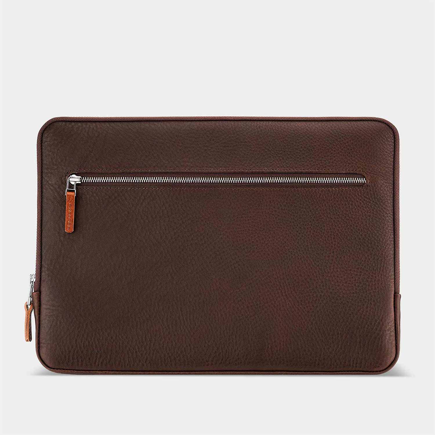 Surface Laptop Hülle in Dunkelbraunem Leder von Good Wilhelm