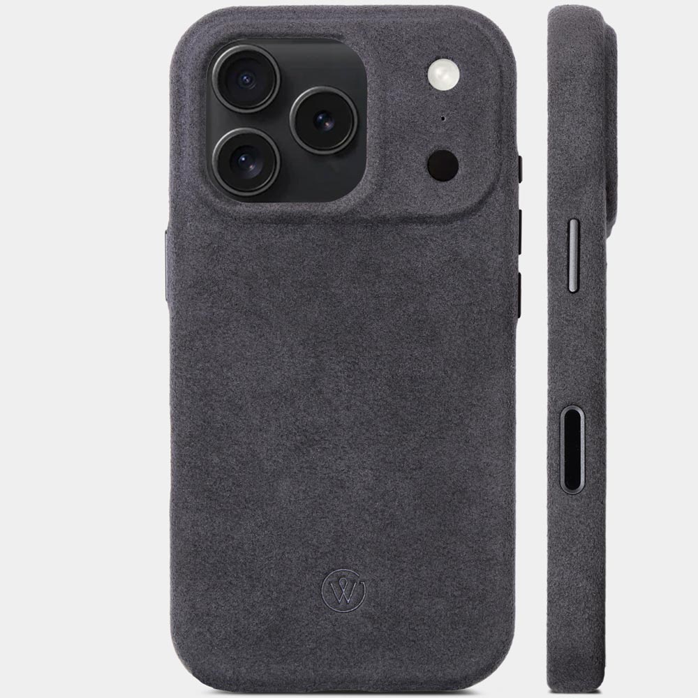 iPhone 17 Pro Alcantarahülle Charcoal Grey – Seitenansicht mit Kameraschutz, Premium Good Wilhelm Case, auch als iPhone 17 Pro Max Alcantarahülle erhältlich