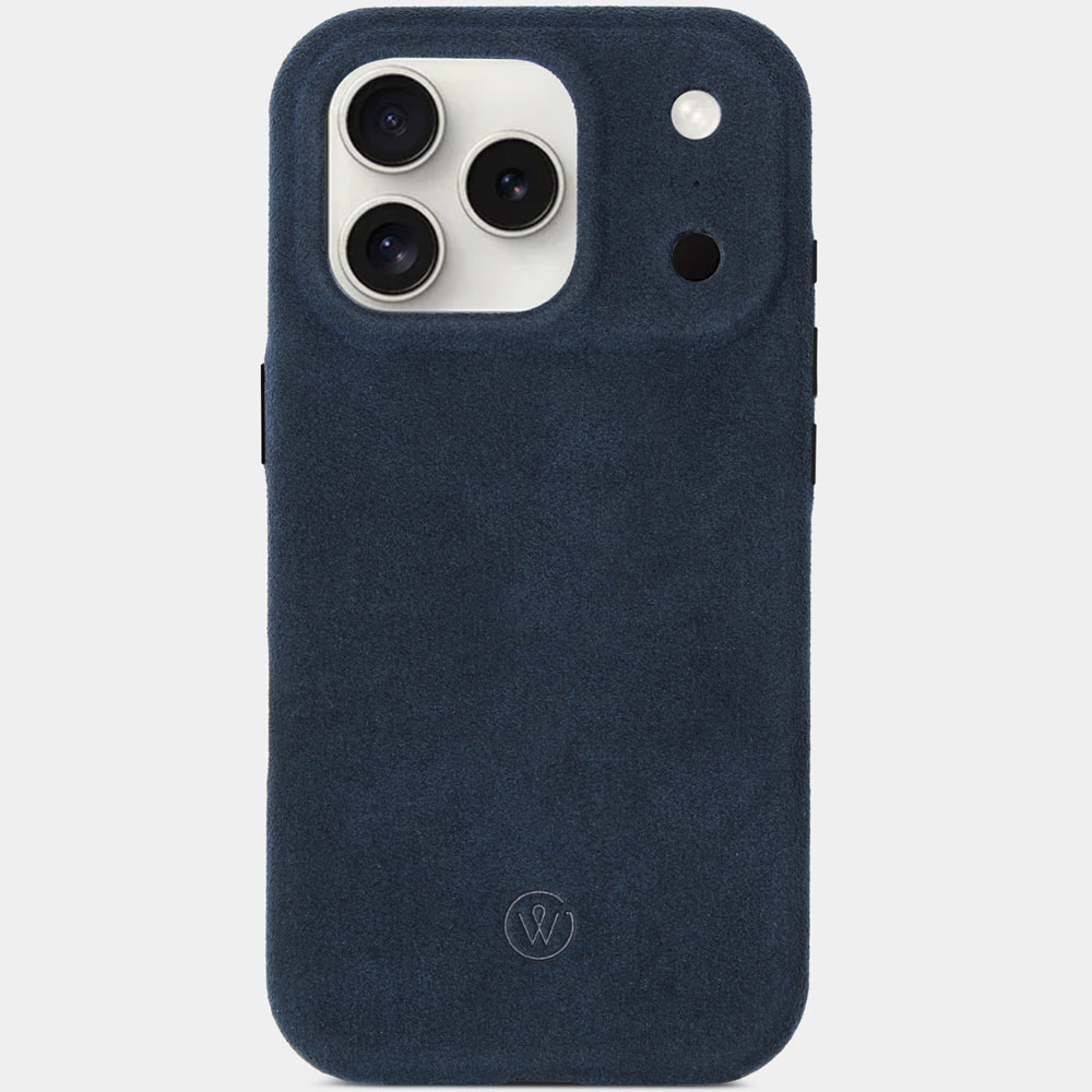 iPhone 17 Pro Alcantarahülle Nordic Blue – Vorderseite mit iPhone, hochwertige Alcantara Case von Good Wilhelm, kompatibel auch als iPhone 17 Pro Max Alcantarahülle