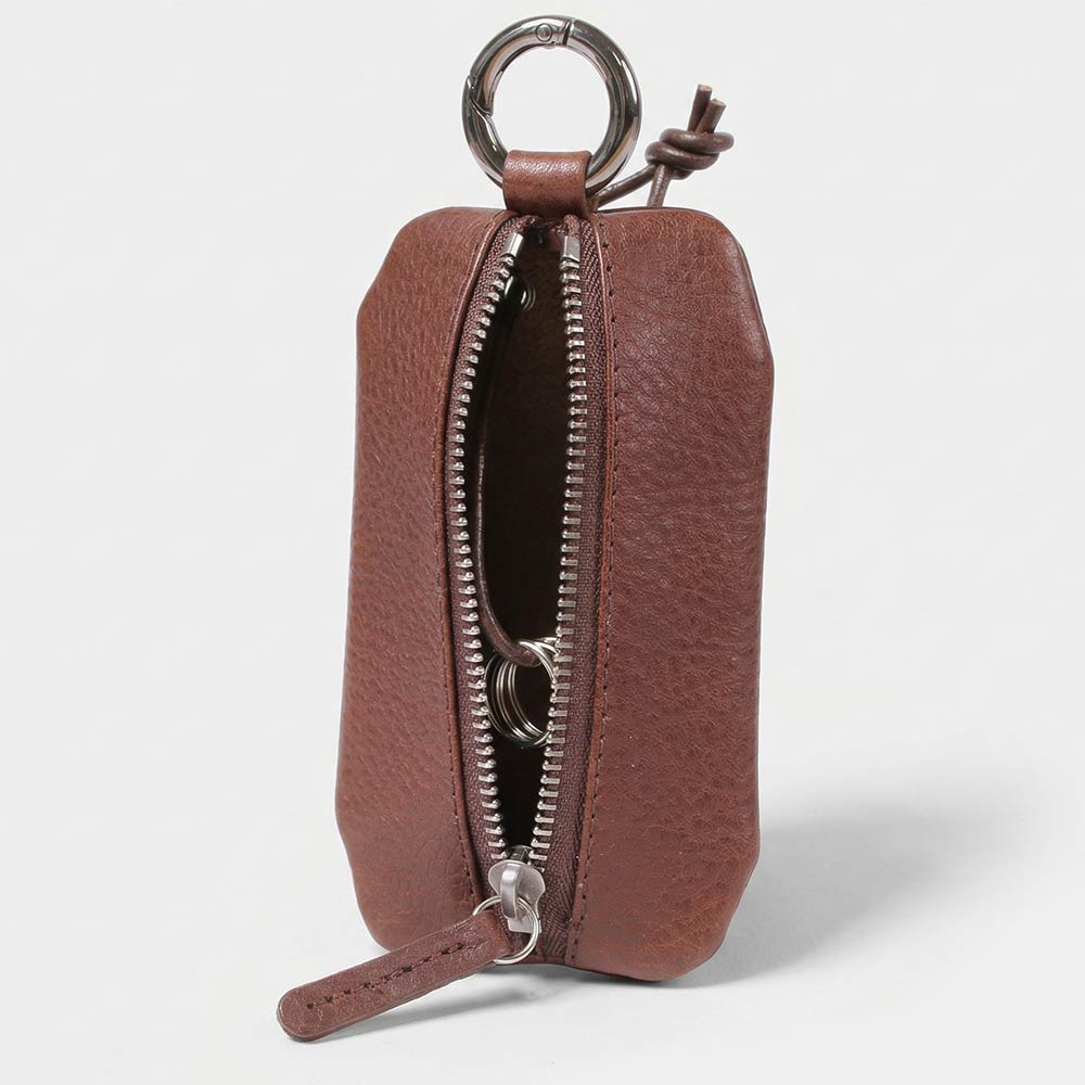 Offene Schlüsseltasche aus Leder in Braun von Good Wilhelm mit Reißverschluss und Schlüsselring